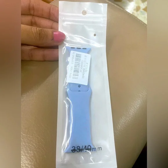 APPLE WATCH ASSORTED STRAPS. 999/- each. Gold rose gold black navy blue maroon - Picture 7 of 10